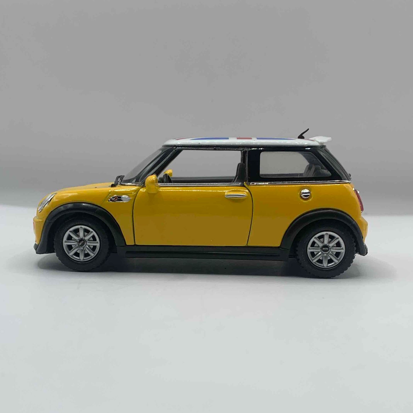 Mini Cooper Amarillo - Mediano