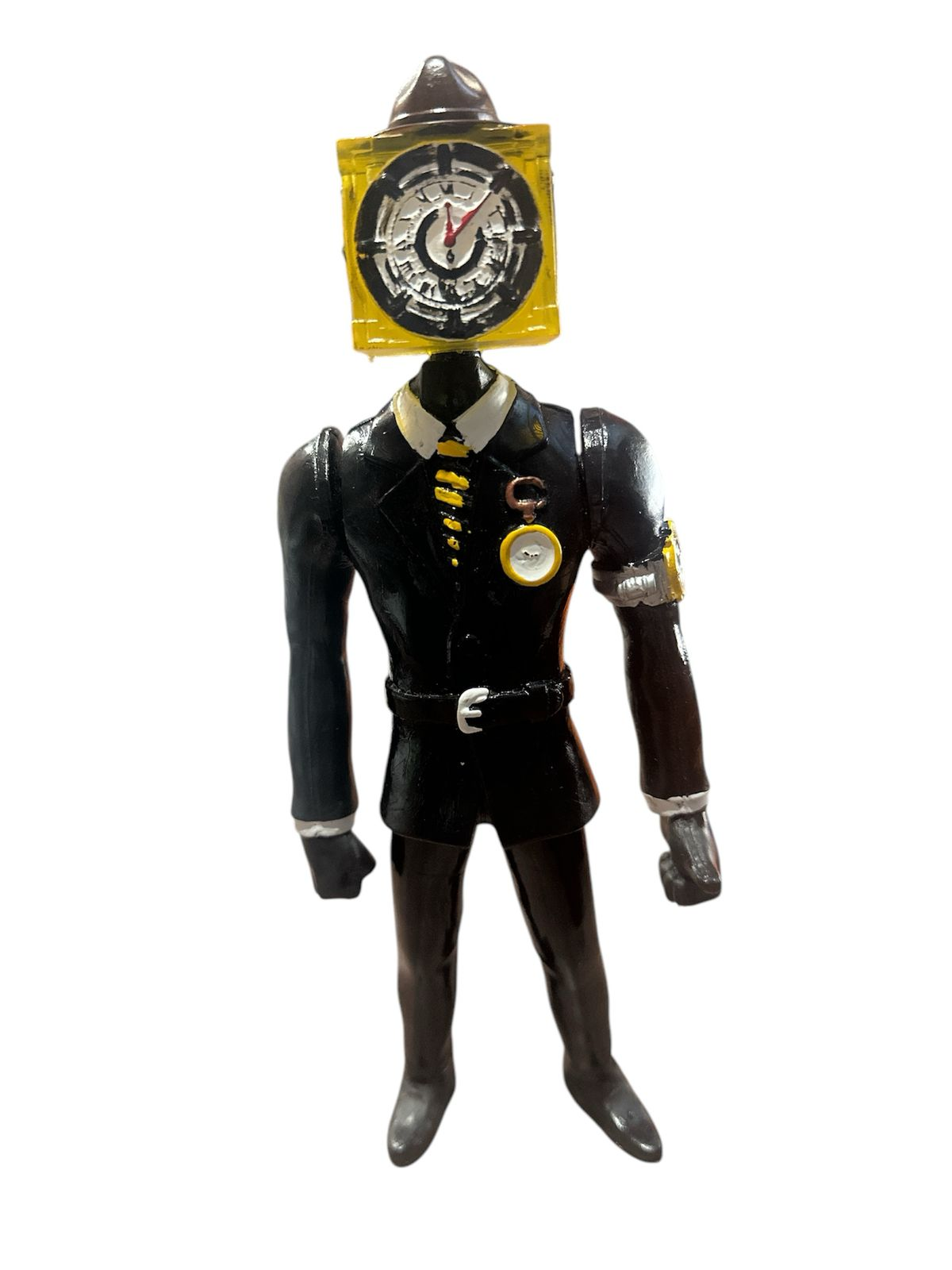 Titan Clockman Cubo con traje