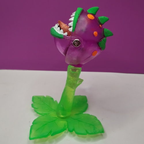 Planta Carnívora grande con luz/ Planta vs Zombies