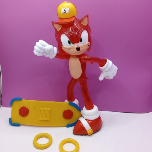 Sonic Rojo con patineta