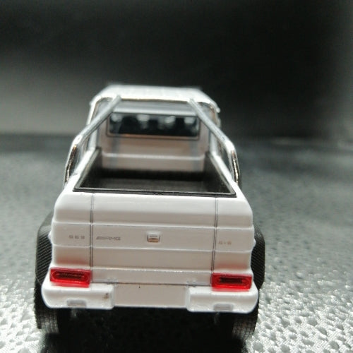 Mercedes-Benz AMG Blanco - Chica