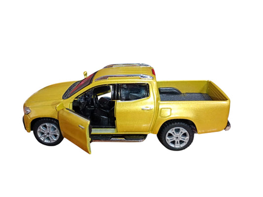 MERCEDES-BENZ X-CLASS CHICA