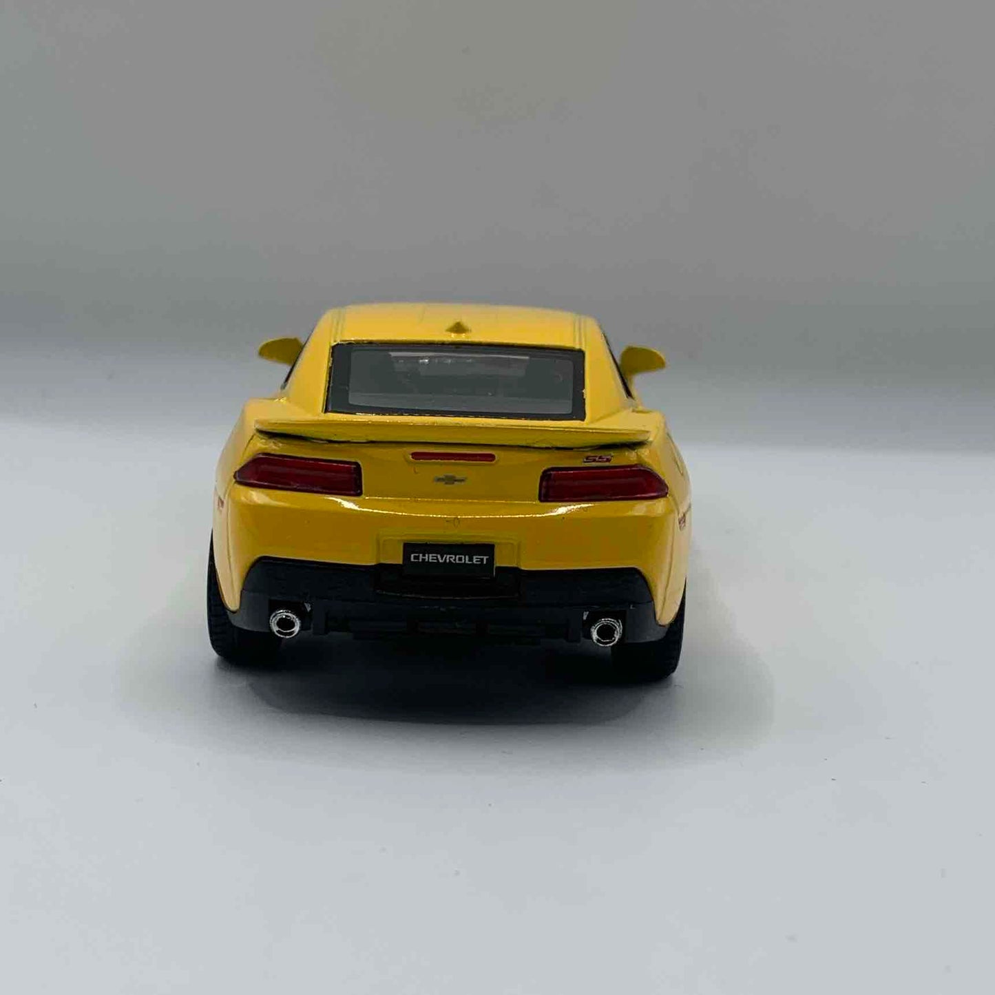 2014 Chevrolet Camaro Amarillo - Mediano