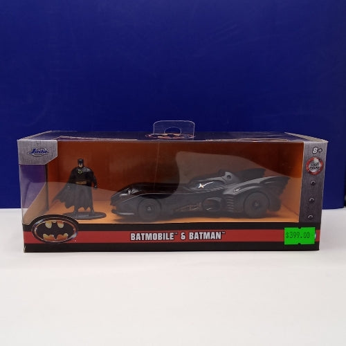 BATIMOBILE & BATMAN Chico