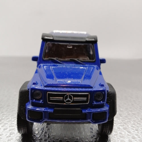 Mercedes-Benz AMG Azul - Chica