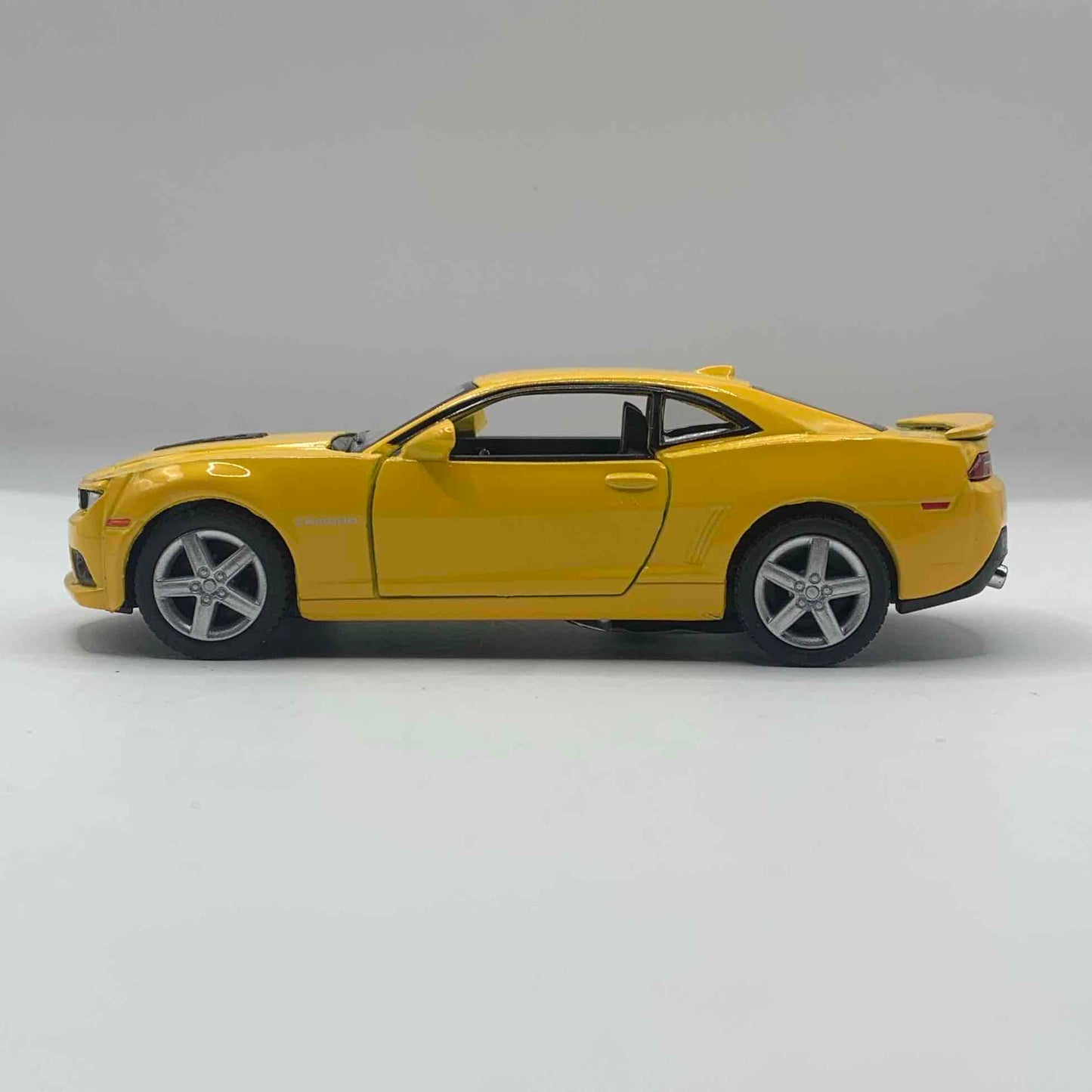 2014 Chevrolet Camaro Amarillo - Mediano