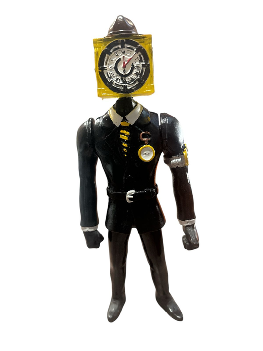 Titan Clockman Cubo con traje