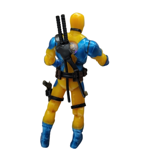 Deadpool traje amarillo/ Marvel Villanos