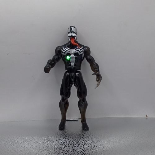 Venom clásico con luz/ Marvel Villanos